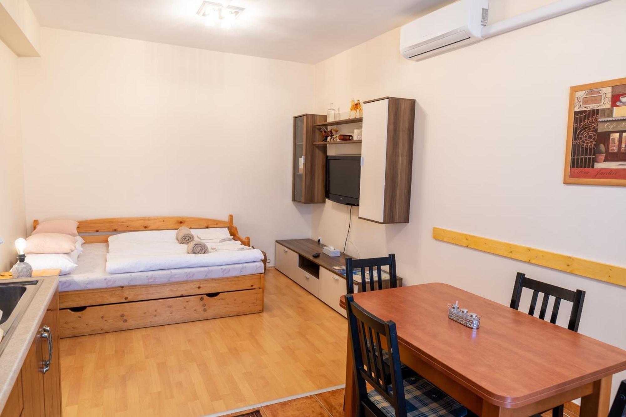 Laszlo Apartman - Hajdúszoboszló Exterior foto